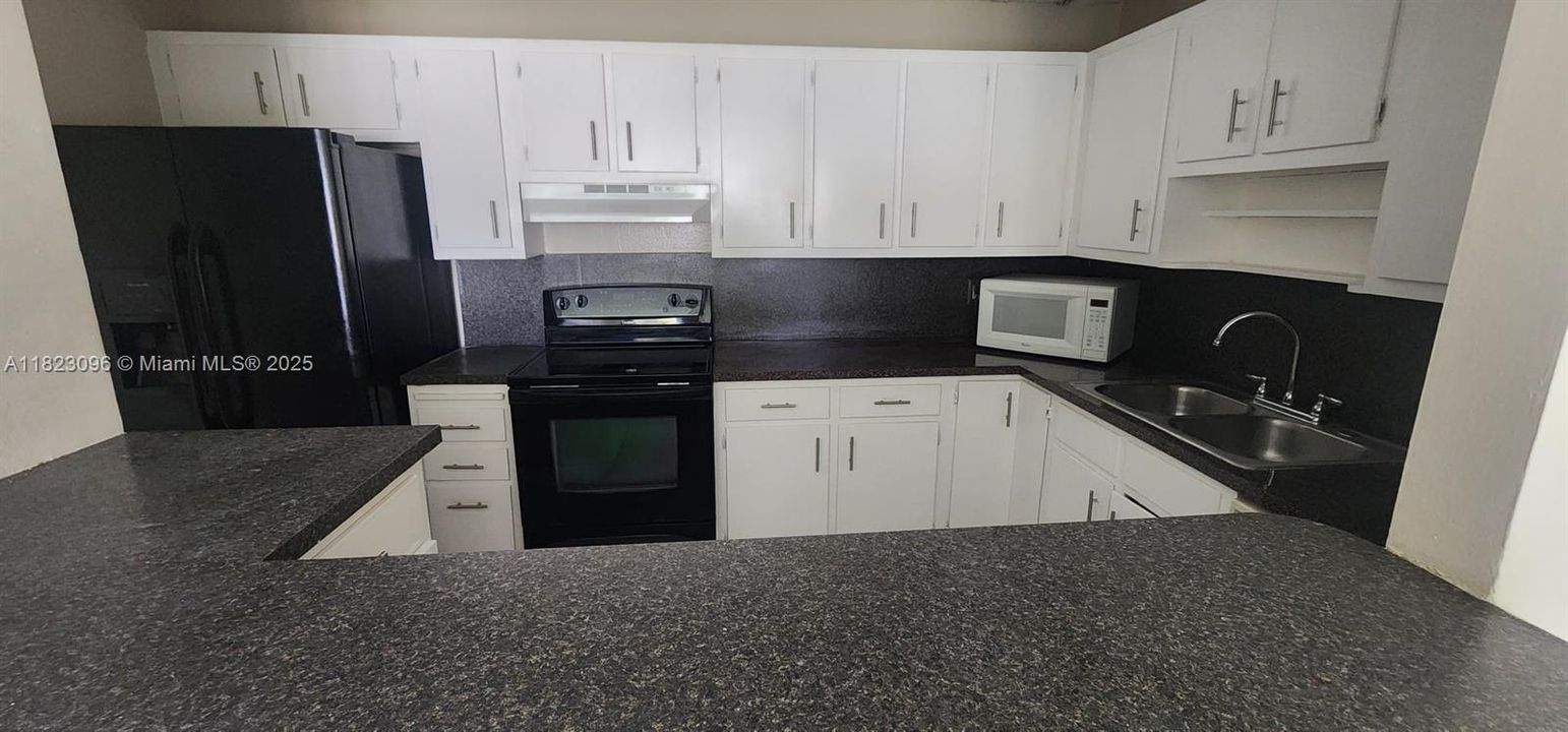 En Venta: $175,000 (2 camas, 2 baños, 1075 Pies cuadrados)