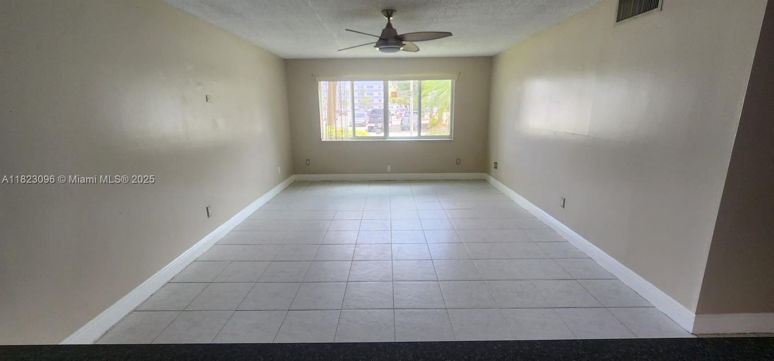 En Venta: $175,000 (2 camas, 2 baños, 1075 Pies cuadrados)