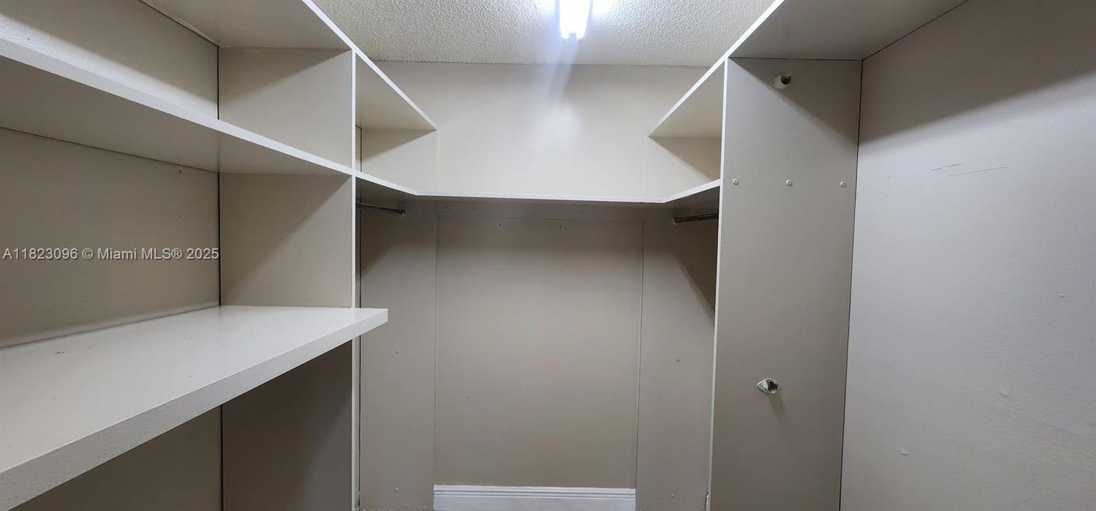 En Venta: $175,000 (2 camas, 2 baños, 1075 Pies cuadrados)