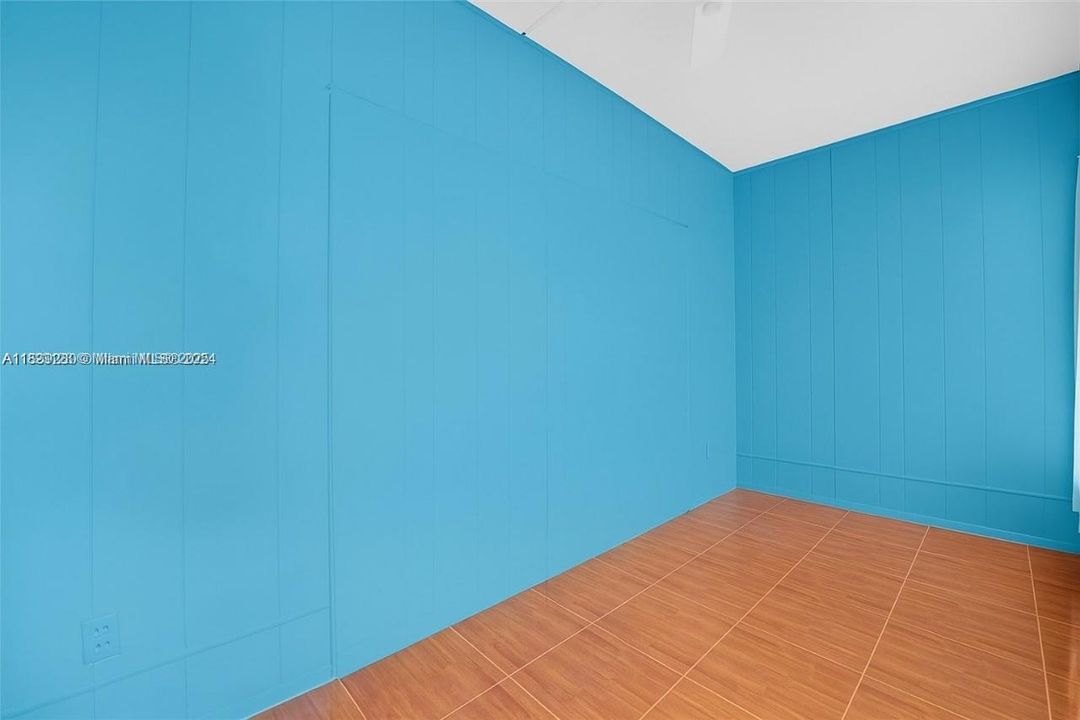 Active With Contract: $55,000 (1 beds, 1 baths, 783 Square Feet)