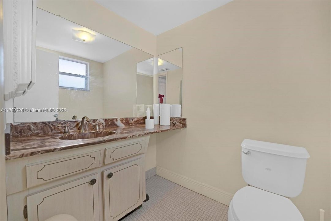 Active With Contract: $55,000 (1 beds, 1 baths, 783 Square Feet)