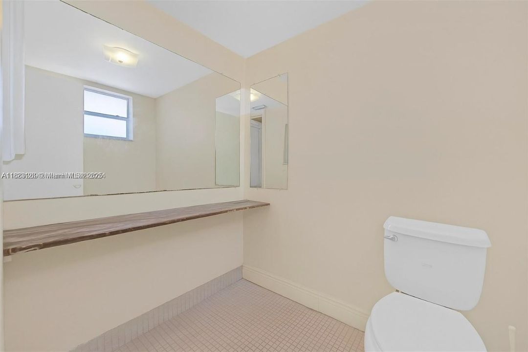 Active With Contract: $55,000 (1 beds, 1 baths, 783 Square Feet)
