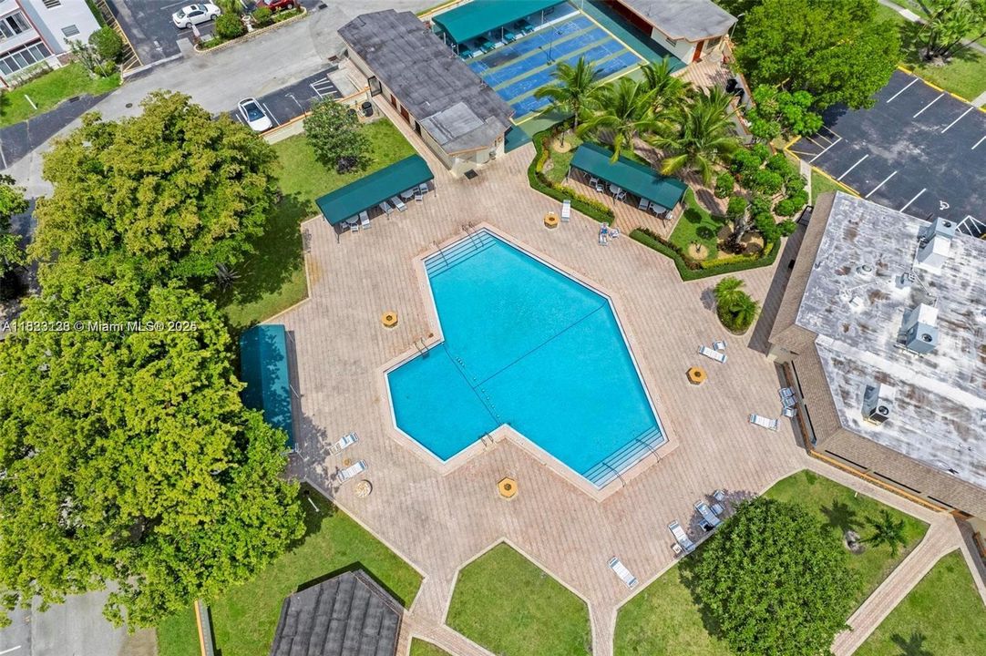 Active With Contract: $55,000 (1 beds, 1 baths, 783 Square Feet)