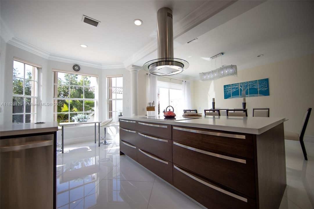 Недавно арендовано: $10,500 (5 спален, 4 ванн, 2832 Квадратных фут)