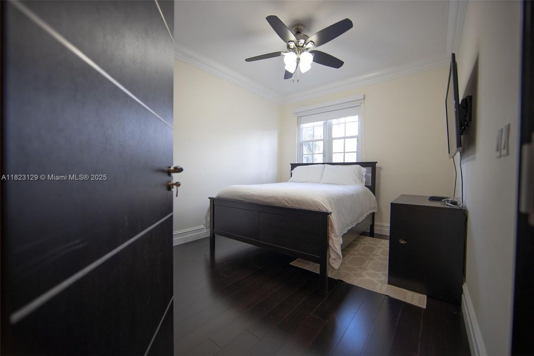 Недавно арендовано: $10,500 (5 спален, 4 ванн, 2832 Квадратных фут)