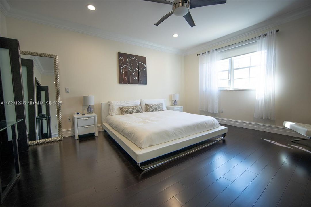 Недавно арендовано: $10,500 (5 спален, 4 ванн, 2832 Квадратных фут)