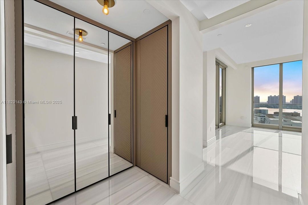 待售: $6,300,000 (3 贝兹, 4 浴室, 2616 平方英尺)