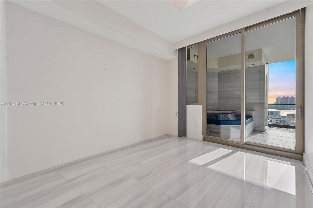 待售: $6,300,000 (3 贝兹, 4 浴室, 2616 平方英尺)