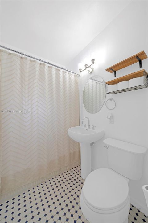 Recently Sold: $643,000 (3 beds, 1 baths, 962 Square Feet)