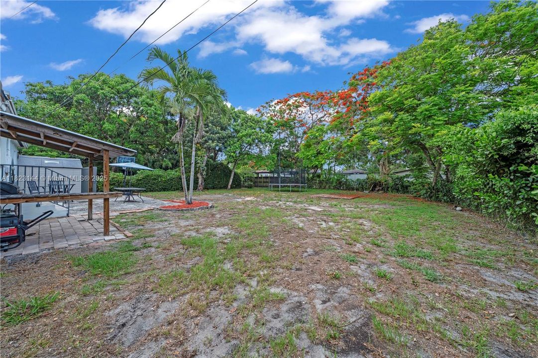 Recently Sold: $643,000 (3 beds, 1 baths, 962 Square Feet)