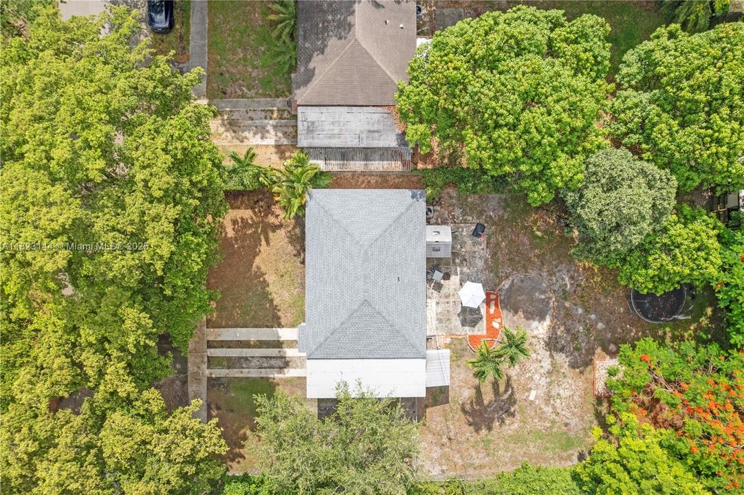 Recently Sold: $643,000 (3 beds, 1 baths, 962 Square Feet)