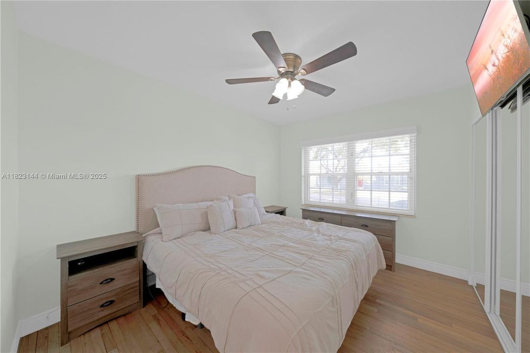 Recently Sold: $643,000 (3 beds, 1 baths, 962 Square Feet)