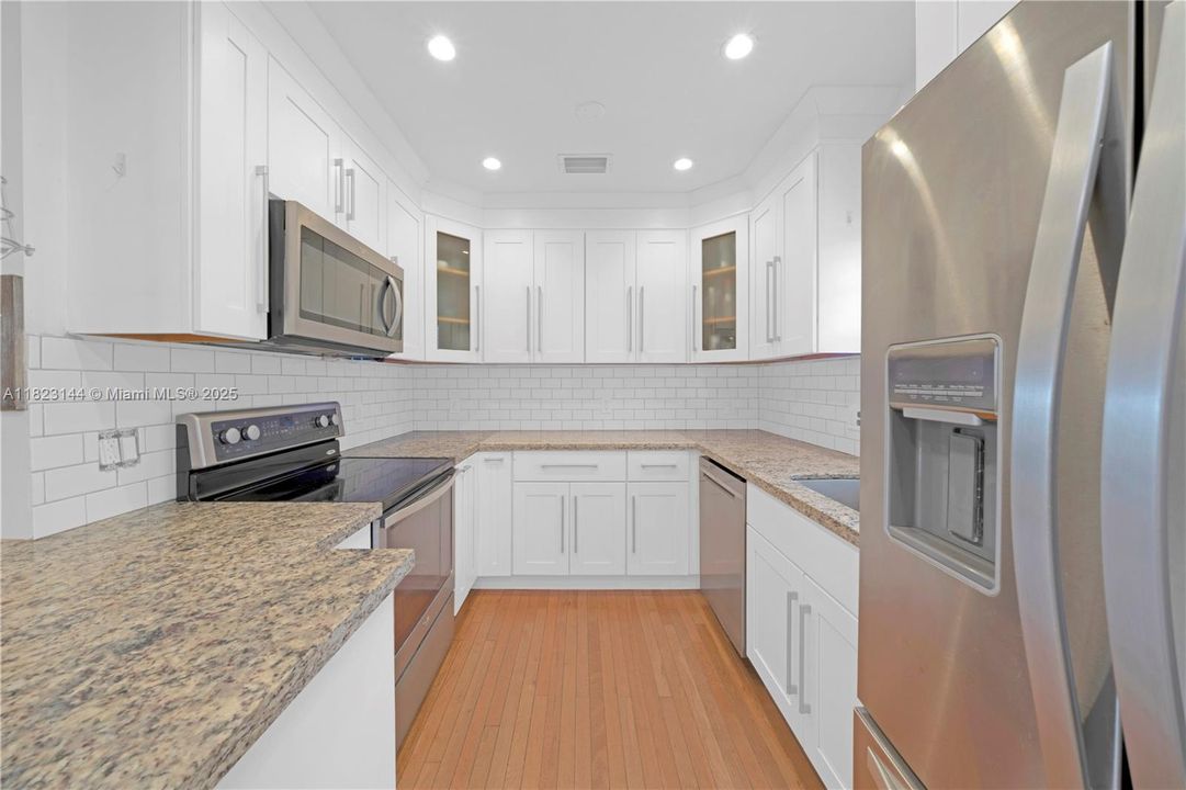 Recently Sold: $643,000 (3 beds, 1 baths, 962 Square Feet)