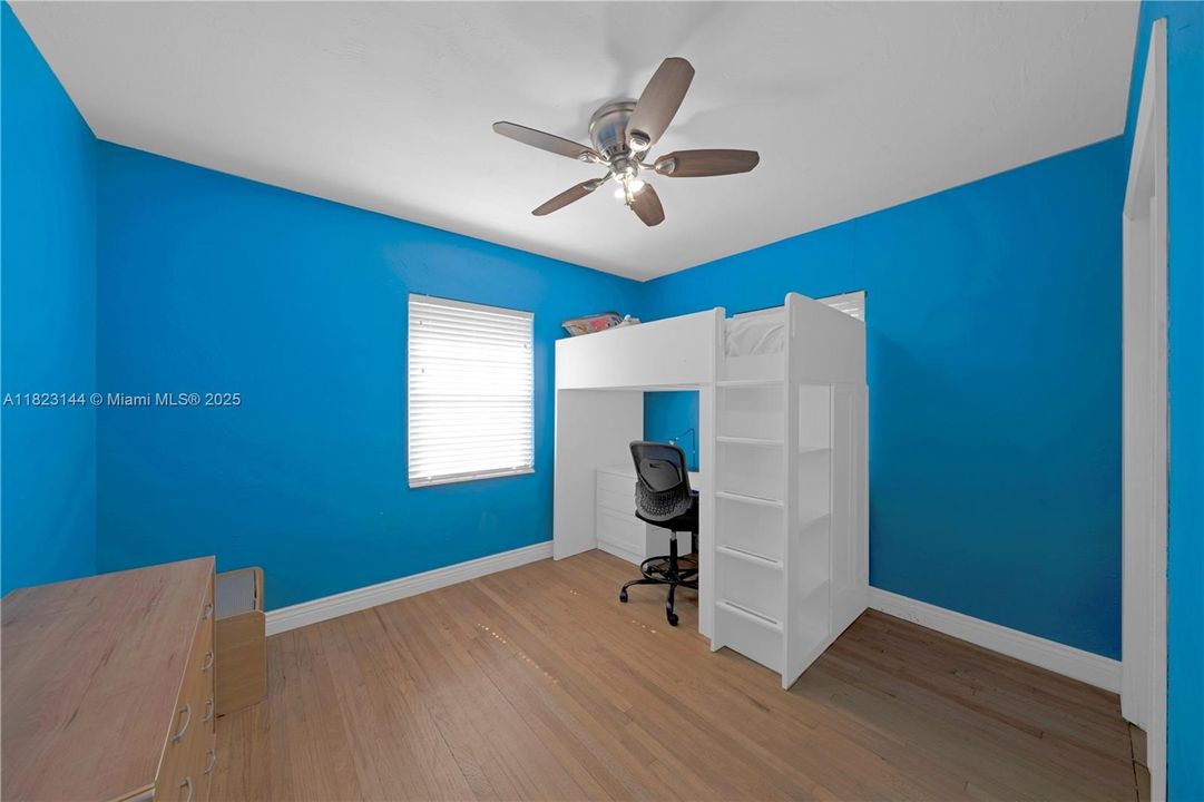 Recently Sold: $643,000 (3 beds, 1 baths, 962 Square Feet)