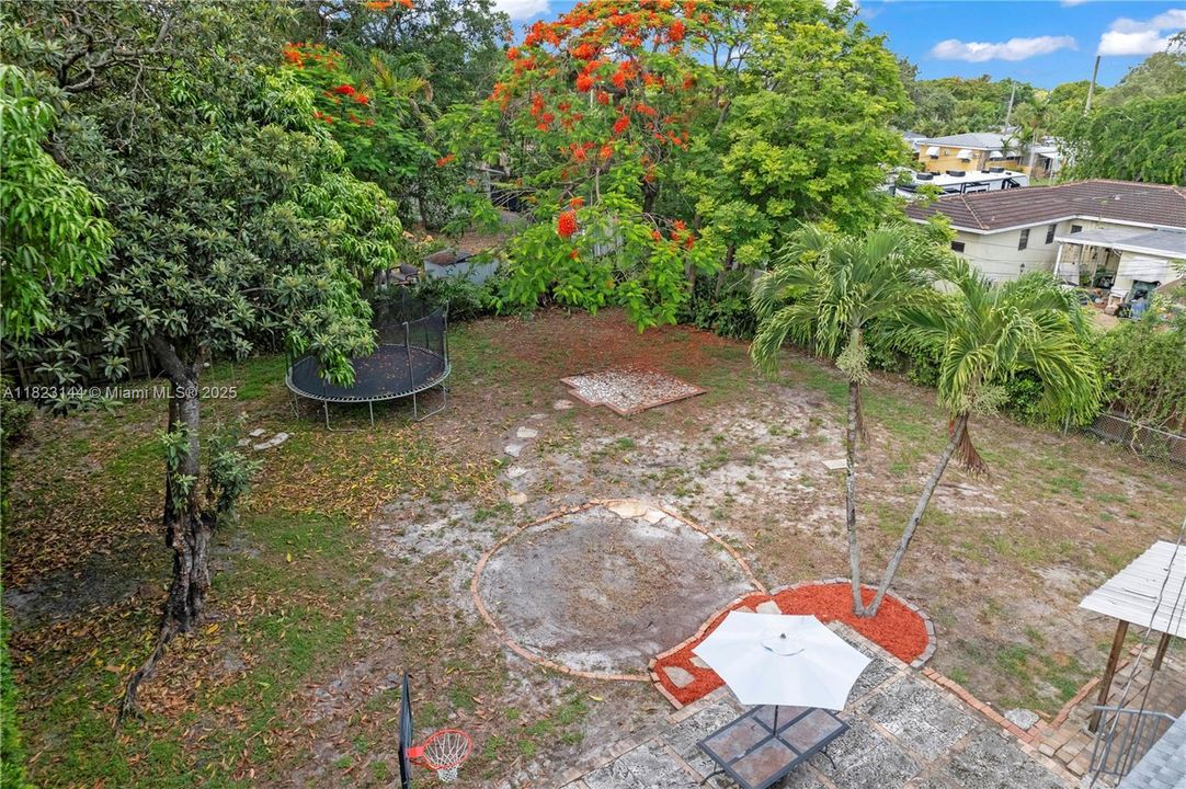 Recently Sold: $643,000 (3 beds, 1 baths, 962 Square Feet)