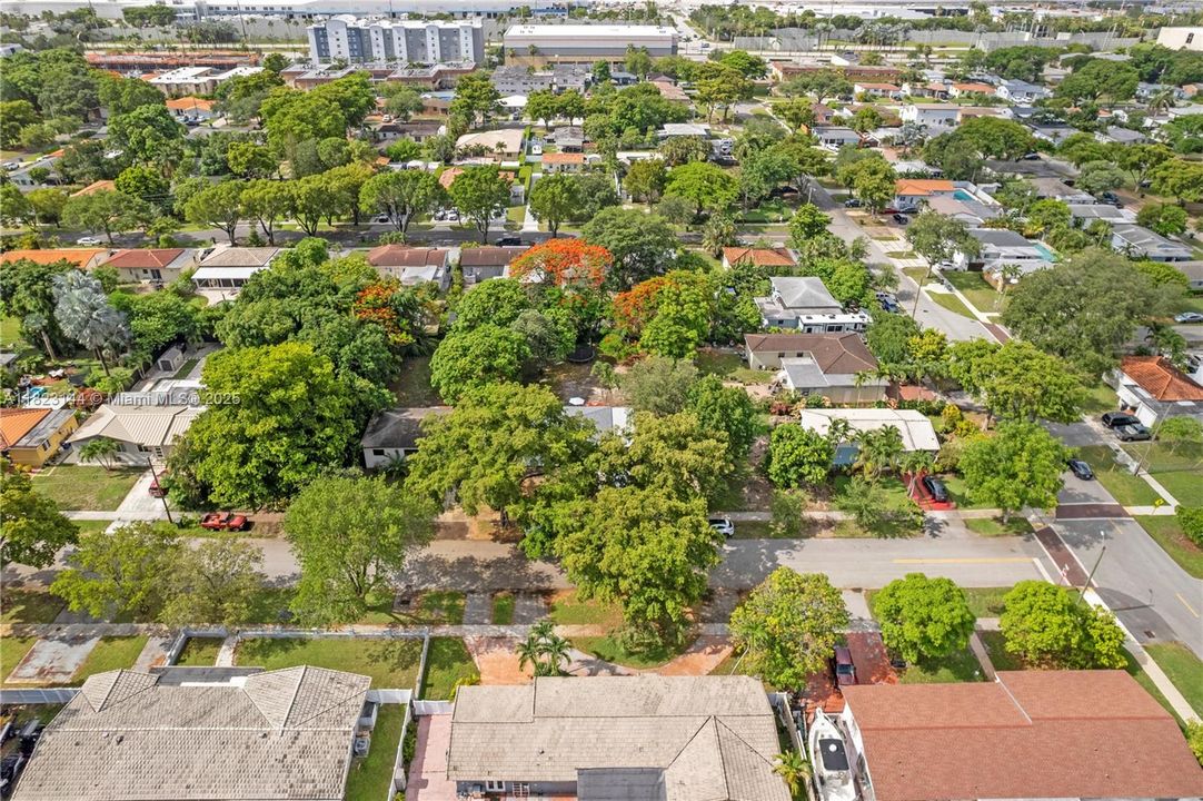 Recently Sold: $643,000 (3 beds, 1 baths, 962 Square Feet)