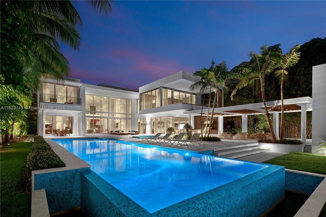 En Venta: $48,000,000 (9 camas, 8 baños, 0 Pies cuadrados)