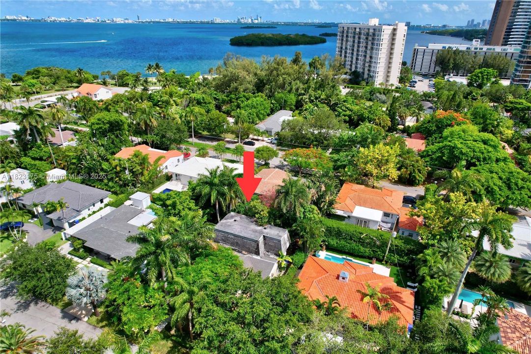 Vendido Recientemente: $1,095,000 (3 camas, 3 baños, 2465 Pies cuadrados)