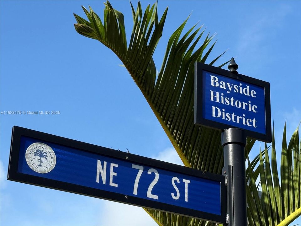 Vendido Recientemente: $1,095,000 (3 camas, 3 baños, 2465 Pies cuadrados)