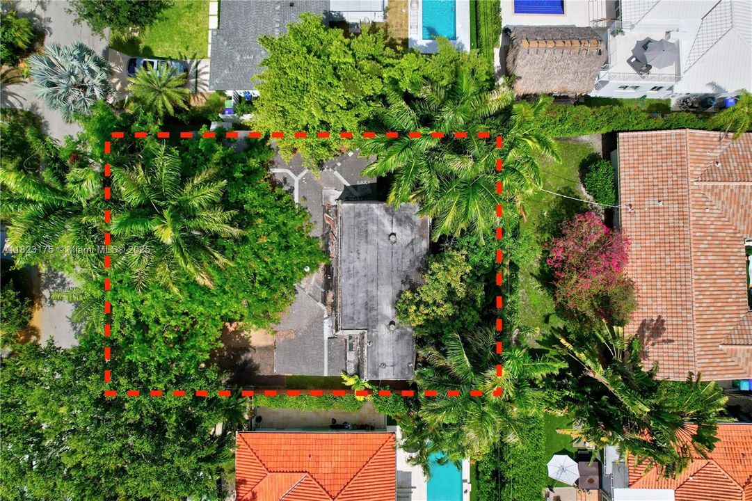 Vendido Recientemente: $1,095,000 (3 camas, 3 baños, 2465 Pies cuadrados)