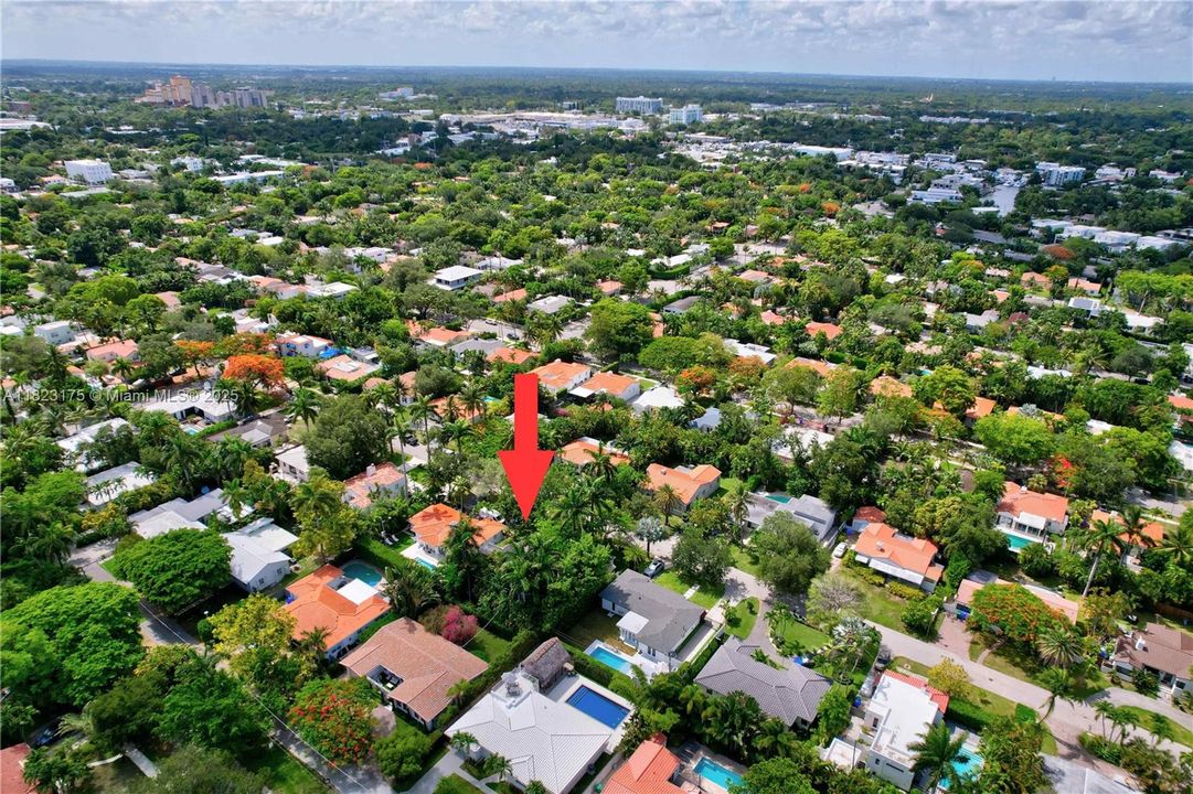 Vendido Recientemente: $1,095,000 (3 camas, 3 baños, 2465 Pies cuadrados)