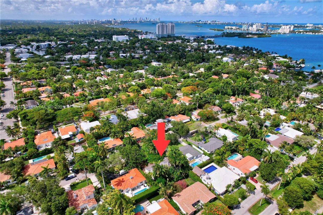 Vendido Recientemente: $1,095,000 (3 camas, 3 baños, 2465 Pies cuadrados)