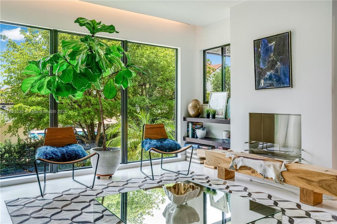 待售: $3,295,000 (6 贝兹, 4 浴室, 3725 平方英尺)