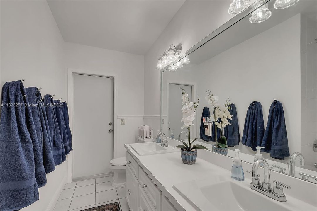 На продажу: $1,649,000 (5 спален, 2 ванн, 2349 Квадратных фут)