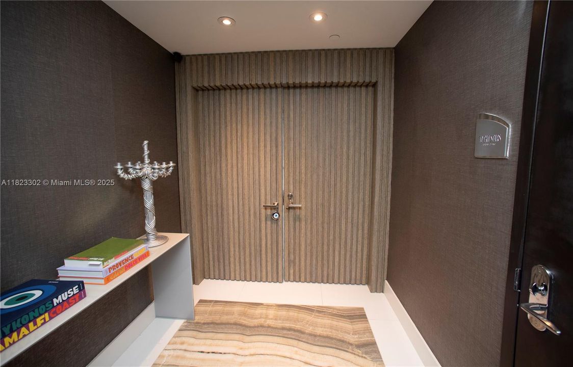 Vendido Recientemente: $4,350,000 (4 camas, 4 baños, 2485 Pies cuadrados)