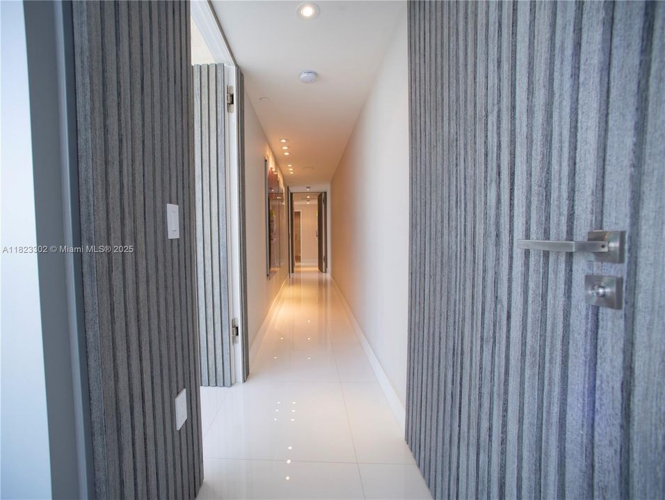 Vendido Recientemente: $4,350,000 (4 camas, 4 baños, 2485 Pies cuadrados)