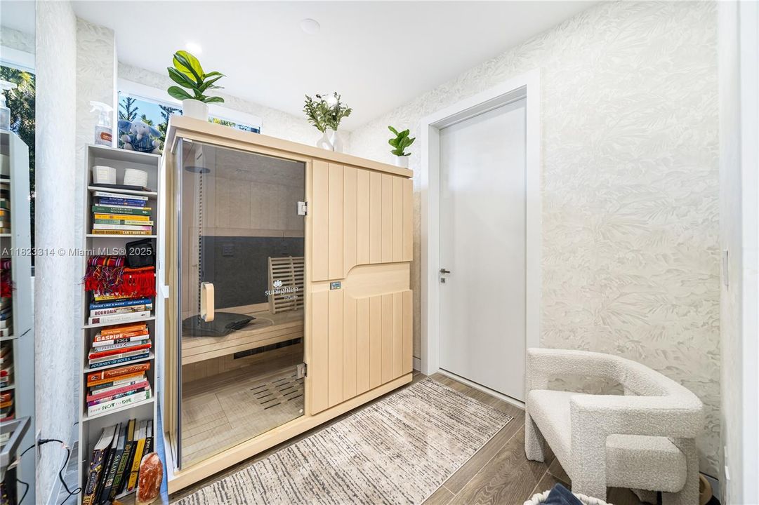 Activo con contrato: $10,250,000 (5 camas, 5 baños, 4542 Pies cuadrados)