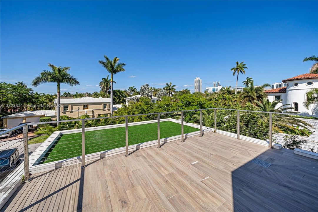 Activo con contrato: $10,250,000 (5 camas, 5 baños, 4542 Pies cuadrados)