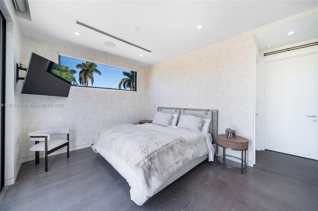 Activo con contrato: $10,250,000 (5 camas, 5 baños, 4542 Pies cuadrados)