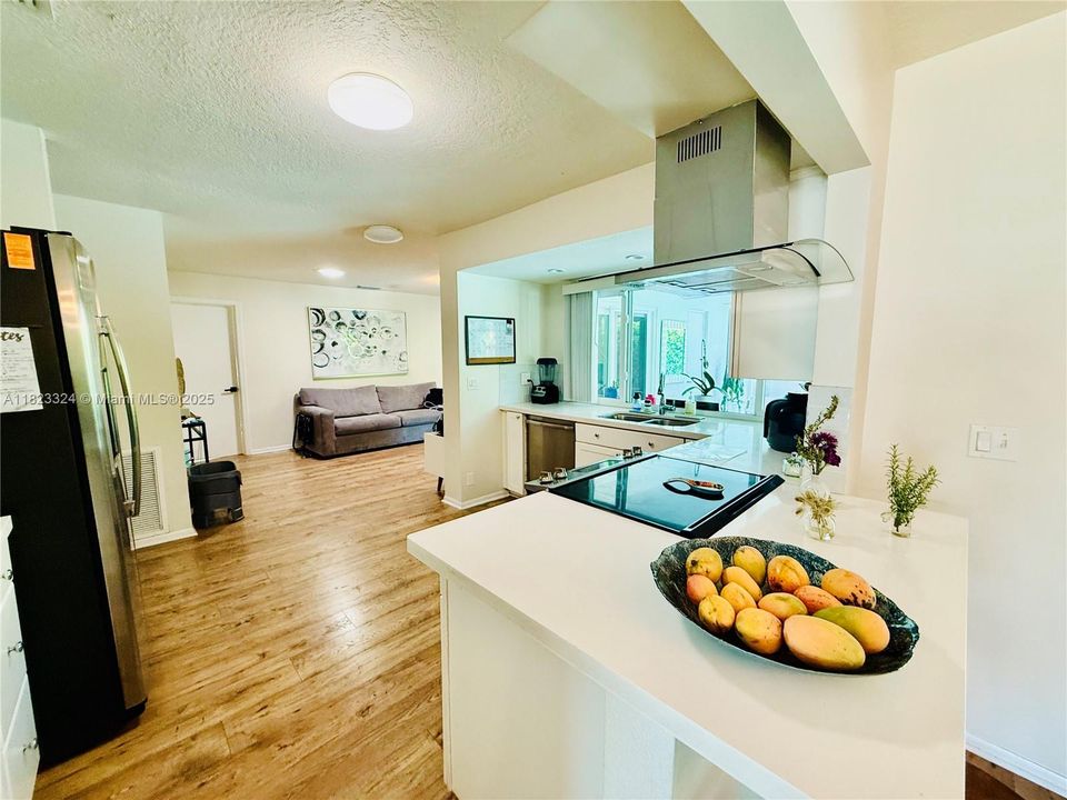 Recently Rented: $5,600 (3 beds, 2 baths, 1777 Square Feet)