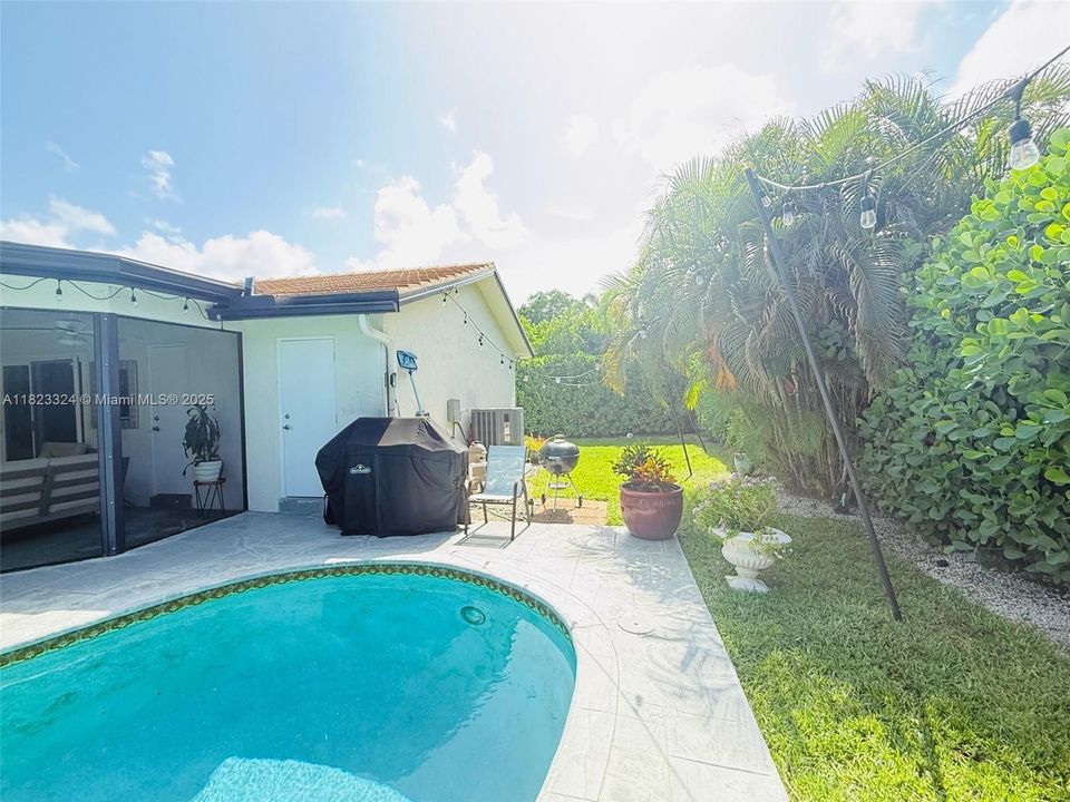 Recently Rented: $5,600 (3 beds, 2 baths, 1777 Square Feet)