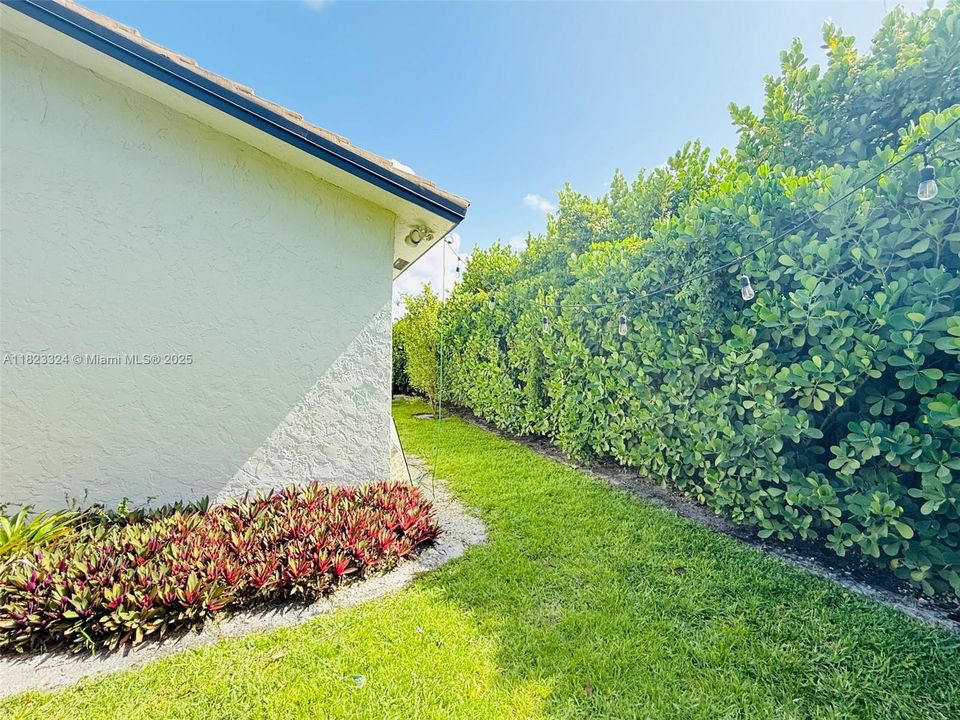 Recently Rented: $5,600 (3 beds, 2 baths, 1777 Square Feet)