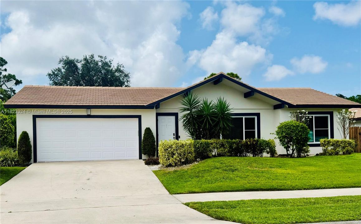 Recently Rented: $5,600 (3 beds, 2 baths, 1777 Square Feet)