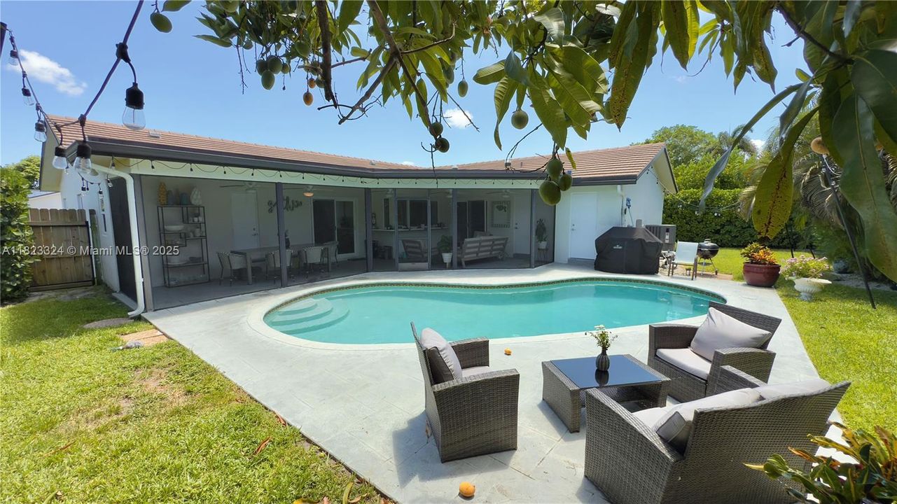 Recently Rented: $5,600 (3 beds, 2 baths, 1777 Square Feet)