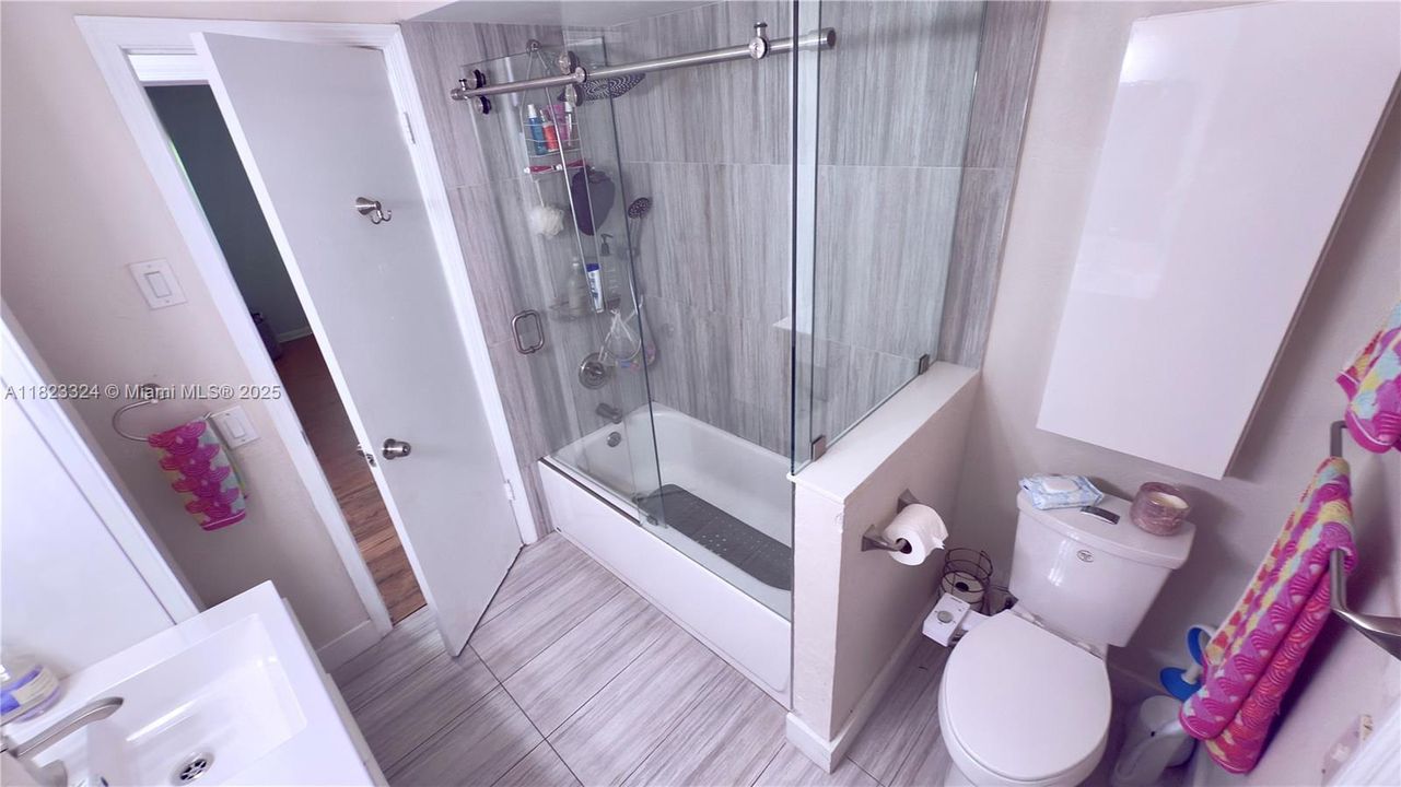 Recently Rented: $5,600 (3 beds, 2 baths, 1777 Square Feet)