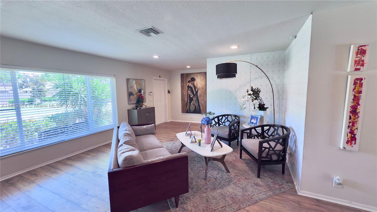 Recently Rented: $5,600 (3 beds, 2 baths, 1777 Square Feet)