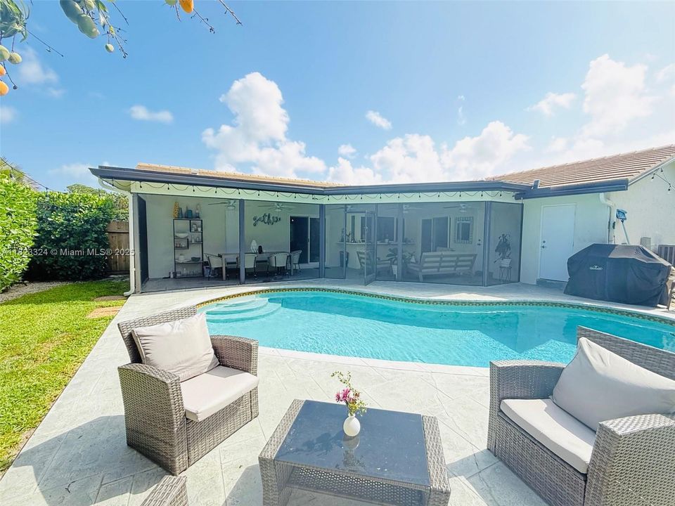 Recently Rented: $5,600 (3 beds, 2 baths, 1777 Square Feet)