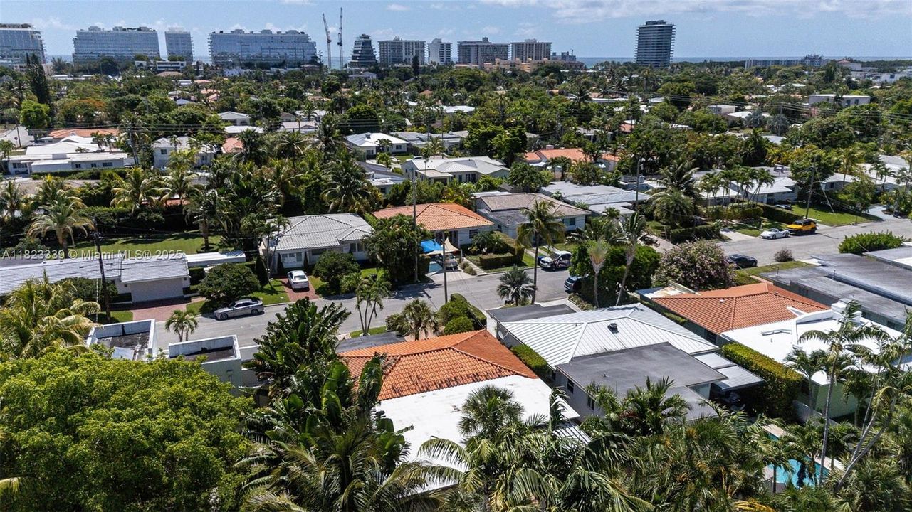 最近售出: $1,350,000 (3 贝兹, 2 浴室, 1785 平方英尺)