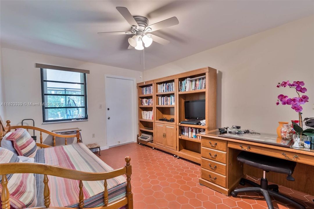 最近售出: $1,350,000 (3 贝兹, 2 浴室, 1785 平方英尺)