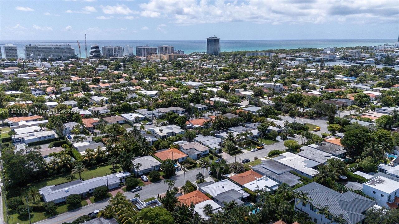 最近售出: $1,350,000 (3 贝兹, 2 浴室, 1785 平方英尺)