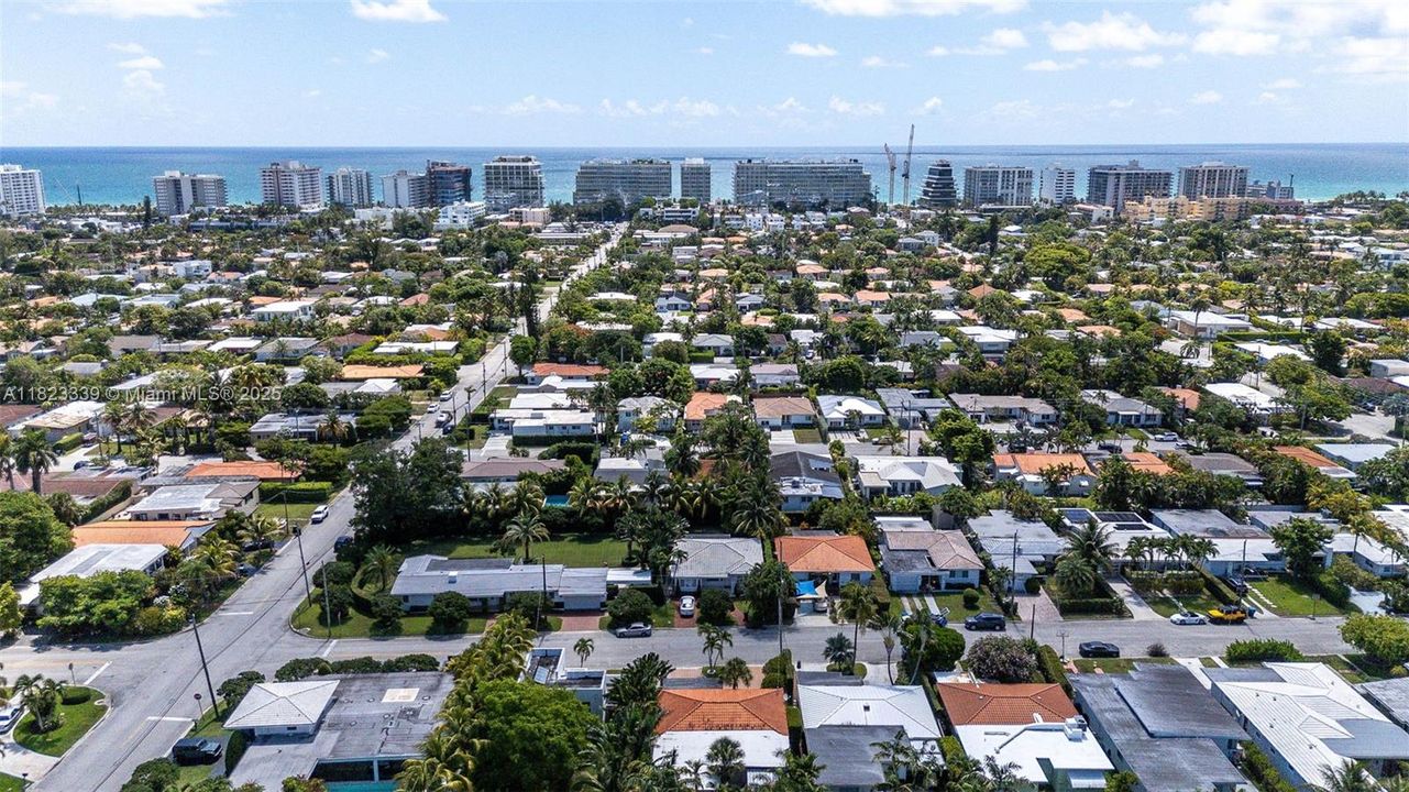 最近售出: $1,350,000 (3 贝兹, 2 浴室, 1785 平方英尺)