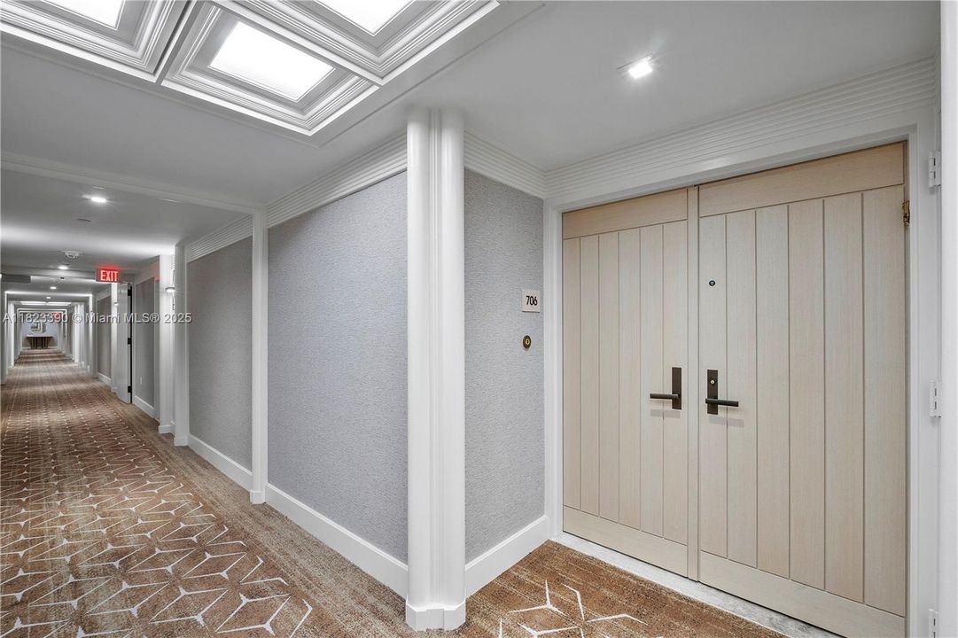 待售: $1,089,000 (2 贝兹, 2 浴室, 1642 平方英尺)