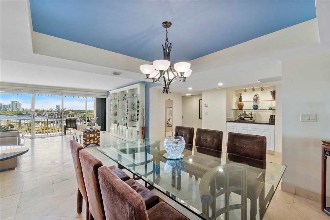 待售: $1,089,000 (2 贝兹, 2 浴室, 1642 平方英尺)