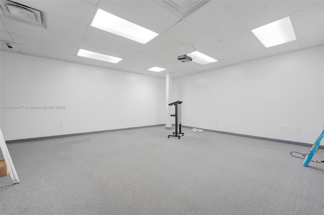 待售: $3,299,000 (0 贝兹, 0 浴室, 0 平方英尺)