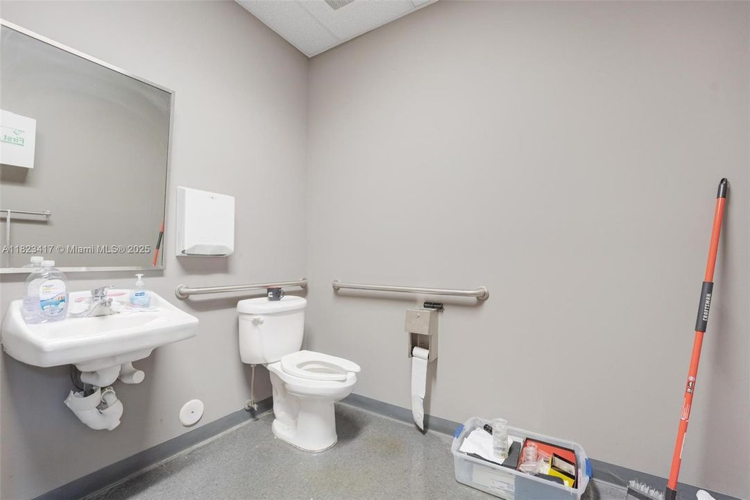 待售: $3,299,000 (0 贝兹, 0 浴室, 0 平方英尺)