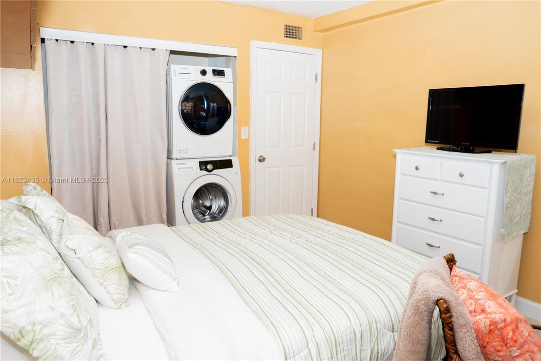 待售: $224,999 (2 贝兹, 1 浴室, 800 平方英尺)